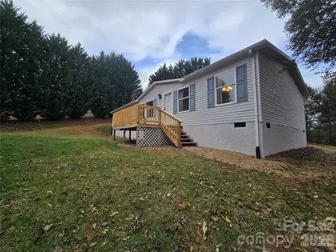71 London Ln, Clyde, NC 28721