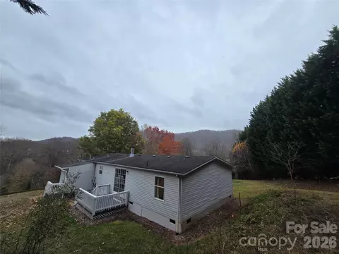 71 London Ln, Clyde, NC 28721 photo 2
