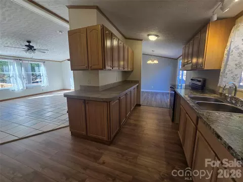 71 London Ln, Clyde, NC 28721 photo 12