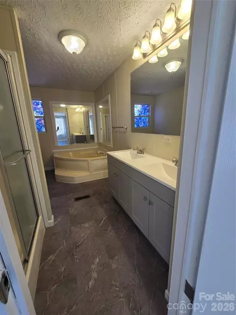 71 London Ln, Clyde, NC 28721 photo 22