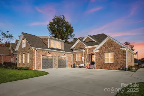 2102 Virginia Ellen Ct, Stanley, NC 28164