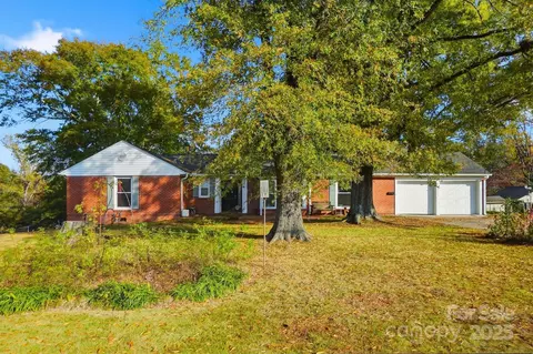 407 Rosewood Ct, Lancaster, SC 29720