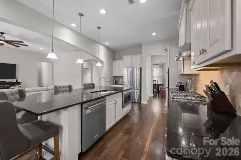 10843 Preservation Park Dr, Charlotte, NC 28214