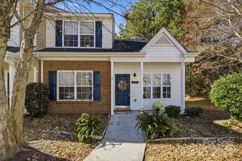 125 Lynch Cir, Mooresville, NC 28117