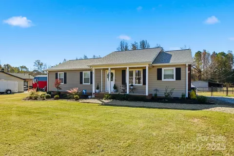 1637 Jim Mccarter N Rd N, Clover, SC 29710