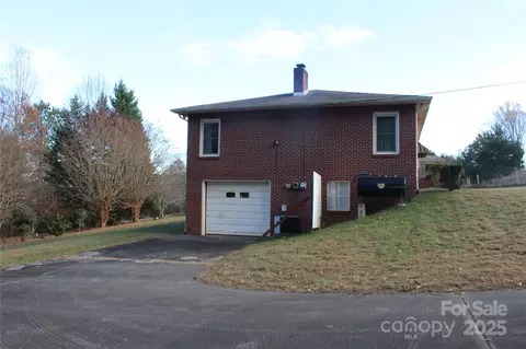 1761 Dearborn Street Ext, Morganton, NC 28655 photo 6