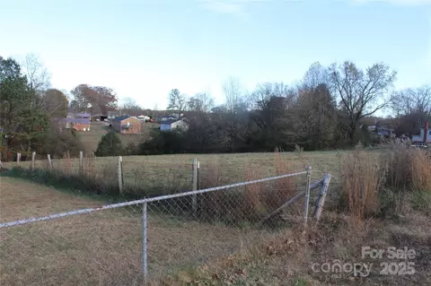 1761 Dearborn Street Ext, Morganton, NC 28655 photo 9