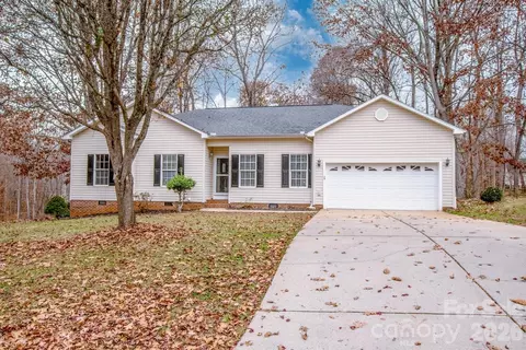 146 Valley Glen Dr, Troutman, NC 28166