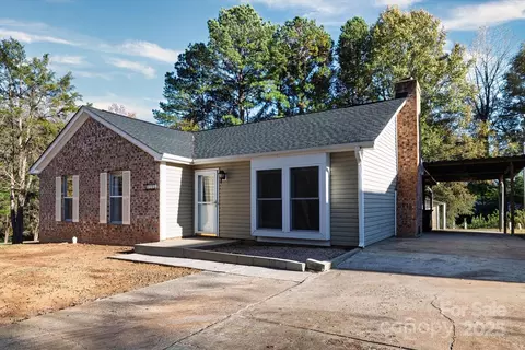 4926 Harri Ann Dr, Charlotte, NC 28227