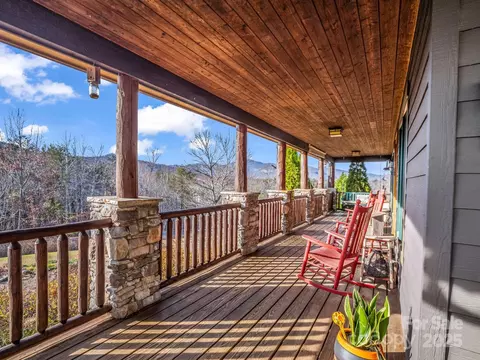 301 Peaks Dr, Lake Lure, NC 28746