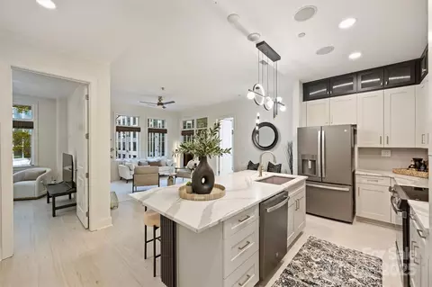 230 S Tryon 307 St #307, Charlotte, NC 28202