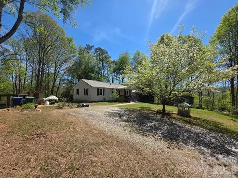 6 Gun Flint Trl, Fletcher, NC 28732