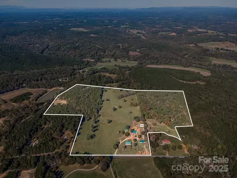 398 W V Thompson Rd, Rutherfordton, NC 28139