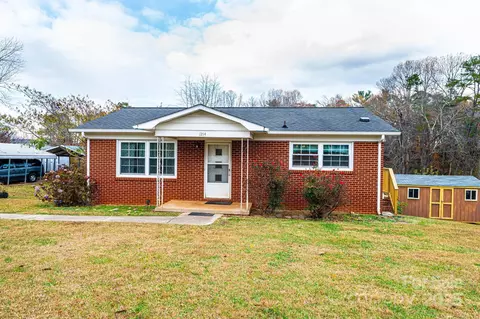 1214 Dry Ponds Rd, Granite Falls, NC 28630