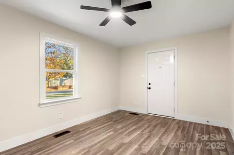 Living - 1978 Powell Ave, Lancaster, SC 29720 photo 3 of 4