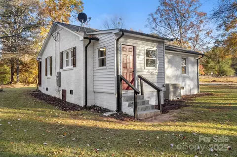 Exterior - 1978 Powell Ave, Lancaster, SC 29720 photo 3 of 8