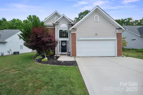 16337 Greybriar Forest Ln, Charlotte, NC 28278