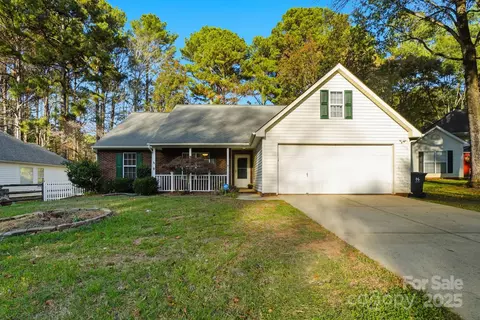 9121 Pine Springs Ct, Huntersville, NC 28078