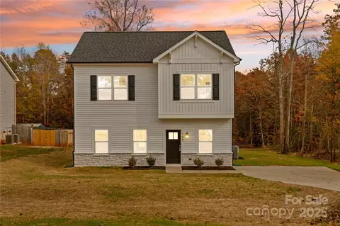 109 Titleist Dr, Statesville, NC 28677