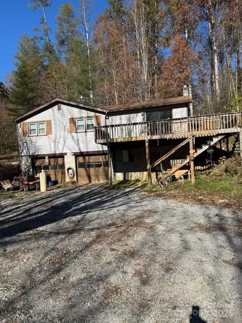 90 Buchanan Dr, Fletcher, NC 28732
