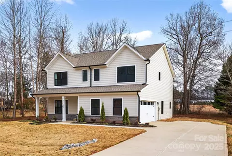 7755 Deer Track Dr, Denver, NC 28037