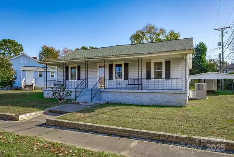 230 Cedar St, Winnsboro, SC 29180