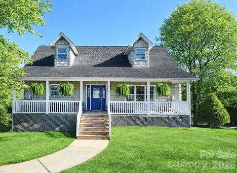 518 30th Avenue Ne Cir NE, Hickory, NC 28601