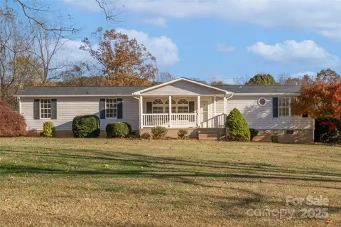 141 Sunburst Ln, Mocksville, NC 27028