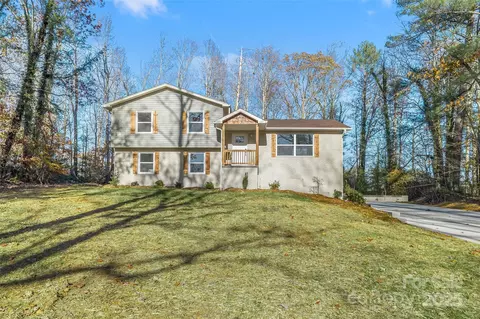 104 Redbud Dr, Morganton, NC 28655