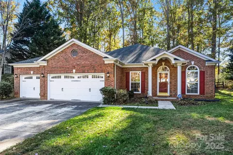 10526 Sycamore Club Dr, Mint Hill, NC 28227