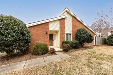 8410 Ramath Dr, Charlotte, NC 28211