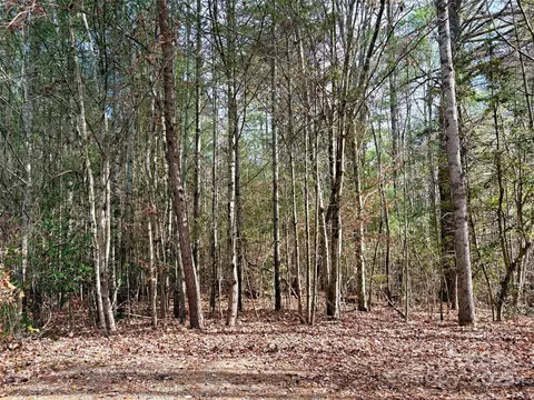 99999 Heather Ln, Fairview, NC 28730