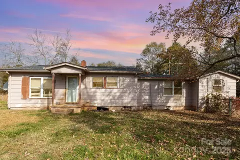 627 Hames Ridge Rd, Mooresboro, NC 28114