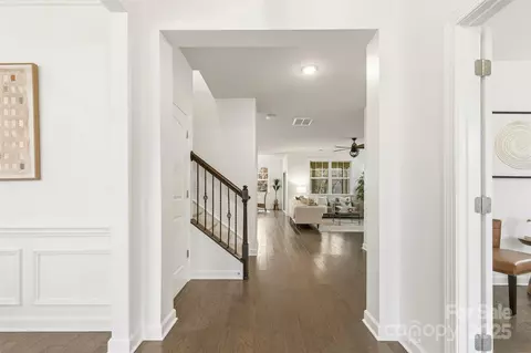 Entry Way - 16714 Setter Point Ln, Davidson, NC 28036 photo 3 of 4