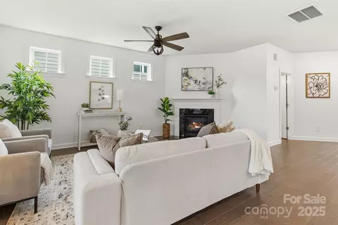Living - 16714 Setter Point Ln, Davidson, NC 28036 photo 2 of 2