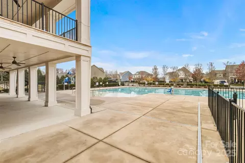 Exterior - 16714 Setter Point Ln, Davidson, NC 28036 photo 5 of 6