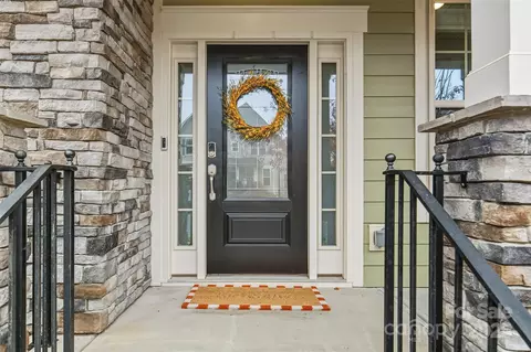 Entry Way - 16714 Setter Point Ln, Davidson, NC 28036 photo 1 of 4