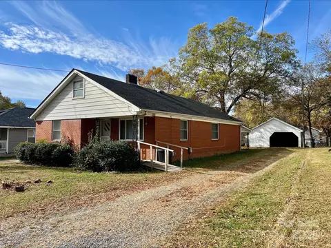 715 Deaton St, Kannapolis, NC 28081