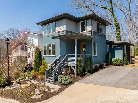 27 Mauricet Ln, Asheville, NC 28806