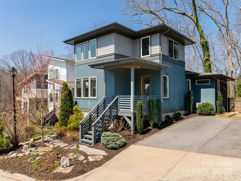 27 Mauricet Ln, Asheville, NC 28806