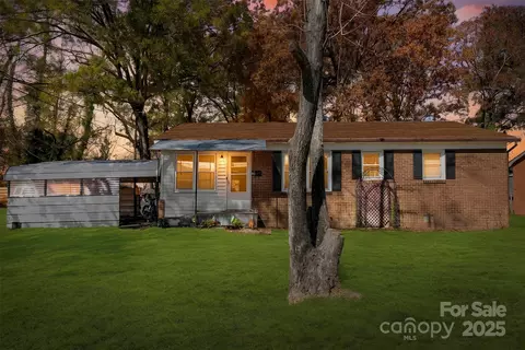 514 Hand Cir, Lowell, NC 28098