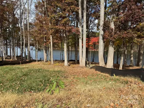 1207 Portofino Pl, Davidson, NC 28036