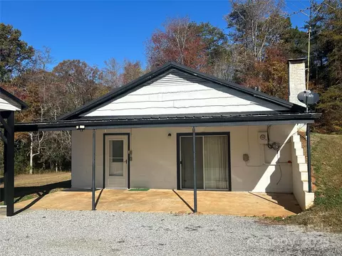 35 Pop Sprinkle Ln, Taylorsville, NC 28681