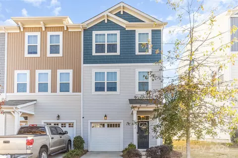 1132 Keydet Dr, Charlotte, NC 28216