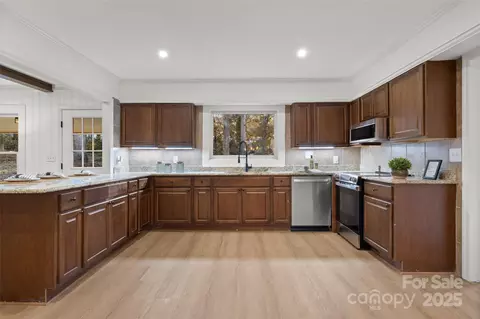 Kitchen - 805 Leewood Dr, Monroe, NC 28112 photo 1 of 4