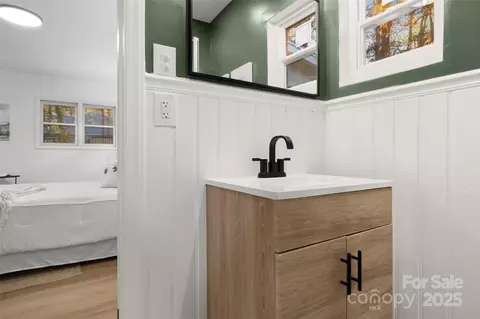 Bath - 805 Leewood Dr, Monroe, NC 28112 photo 3 of 5
