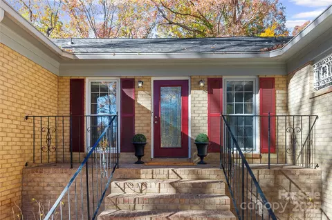 1620 Millbrook Ln, Fort Mill, SC 29708 photo 2