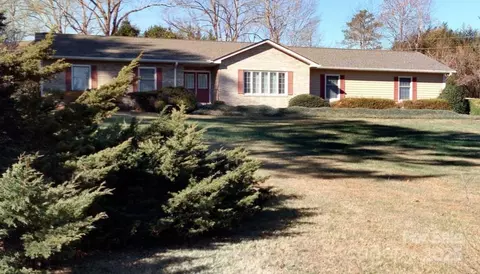 108 Pinedale Rd, Asheville, NC 28805