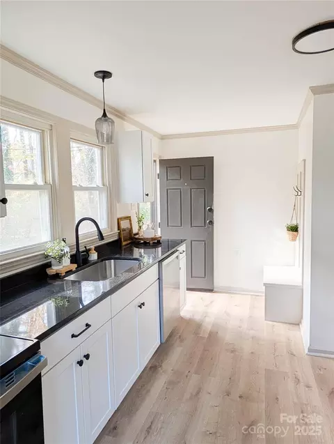 Kitchen - 428 E Division Ave, Salisbury, NC 28144 photo 4 of 4