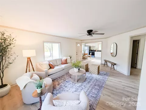 Living - 428 E Division Ave, Salisbury, NC 28144 photo 4 of 4